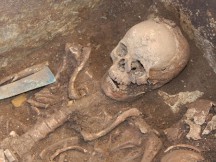 Discovery: Οι αρχαίοι Ελληνες φοβόντουσαν τα ζόμπι! Απίστευτη αρχαιολογική ανακάλυψη!!!