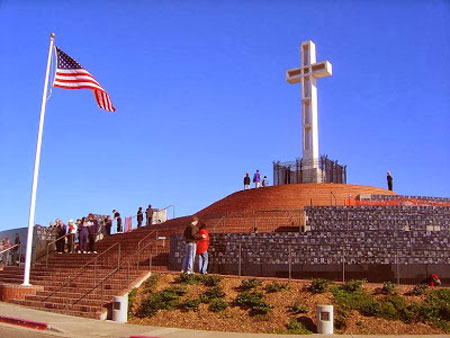 ΗΠΑ: Δικαστήριο διατάζει να κατέβει σταυρός – μνημείο, ύστερα από αγωγή Εβραίων